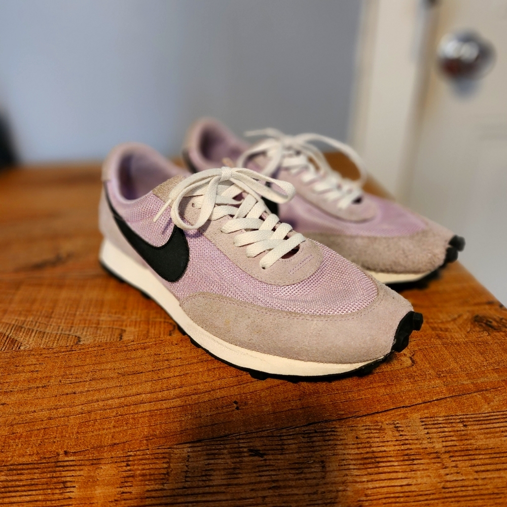 RARE Nike daybreak lavender and purple stripe...Size 11 bv7725-500 nikes
